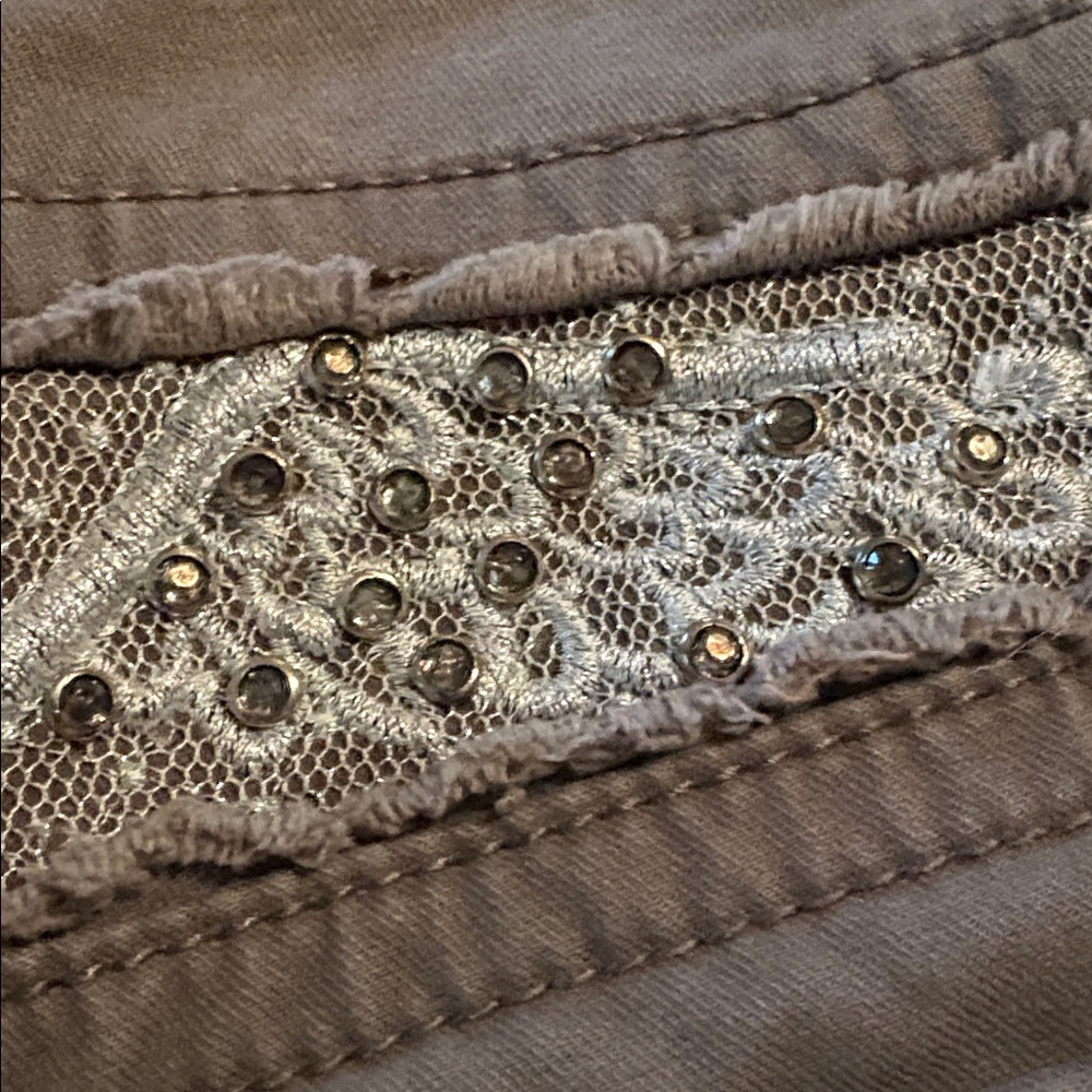 Miss Me Capri Y2K Lowrise cargo with lace, rhinestones and Pickets. EUC size 26 - Picture 13 of 14